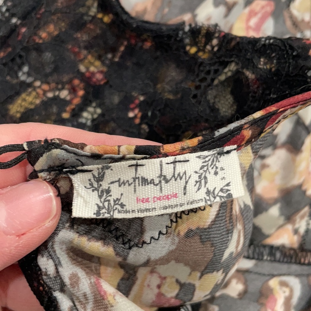 Lightly worn - Picture 3 of 3